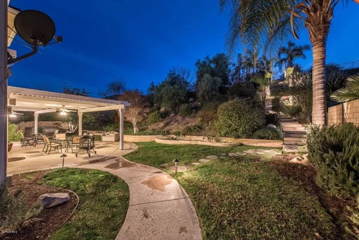 64 Mollison-stairs up
