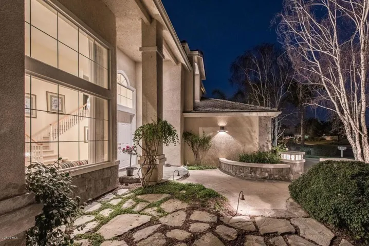 64 Mollison-front flagstone