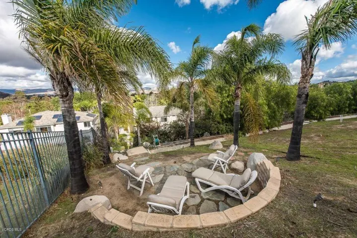 64 mollison view deck day