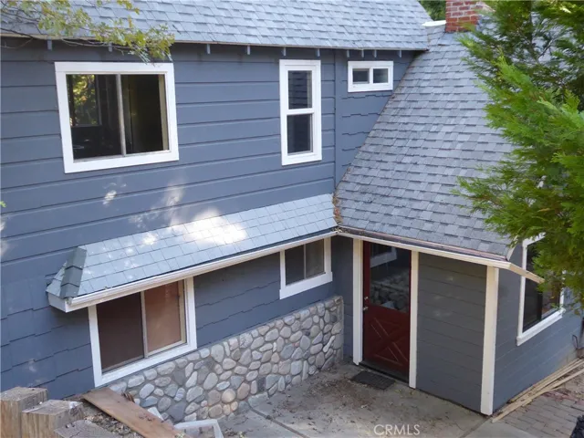 489 Clubhouse Drive, Twin Peaks, California 92391