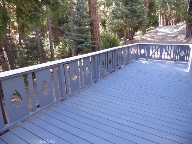 489 Clubhouse Drive, Twin Peaks, California 92391