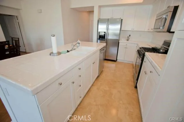 5540 Strand 402, Hawthorne, California 90250