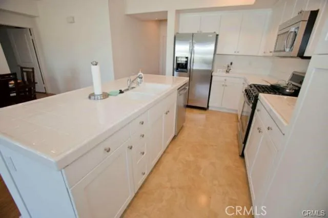 5540 Strand 402, Hawthorne, California 90250