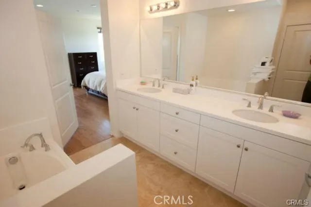 5540 Strand 402, Hawthorne, California 90250