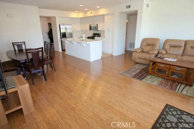 5540 Strand 402, Hawthorne, California 90250