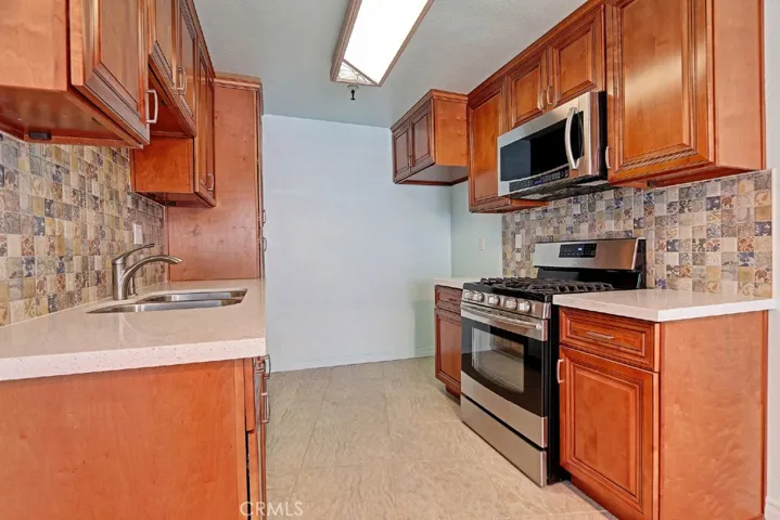 565 Esplanade 201, Redondo Beach, California 90277