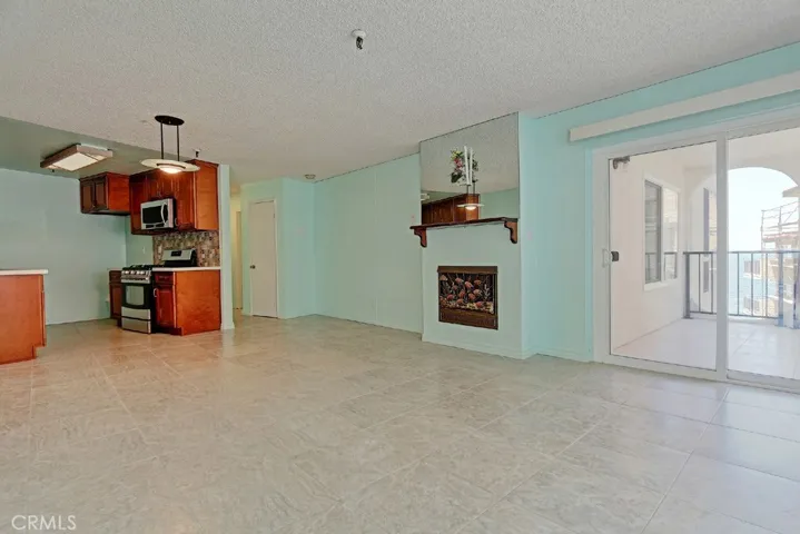 565 Esplanade 201, Redondo Beach, California 90277