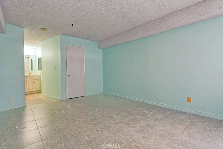 565 Esplanade 201, Redondo Beach, California 90277