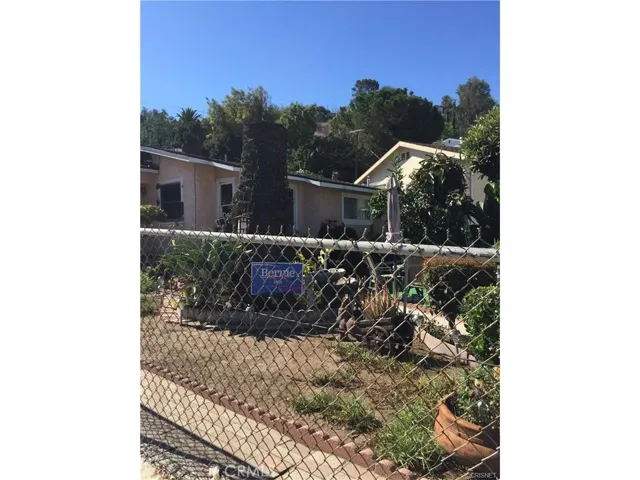 1904-1912 Winmar Drive, Los Angeles, California 90065