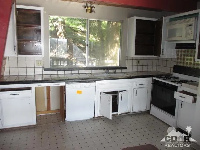 797 Berne Drive, Crestline, California 92325