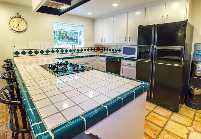 16Kitchen