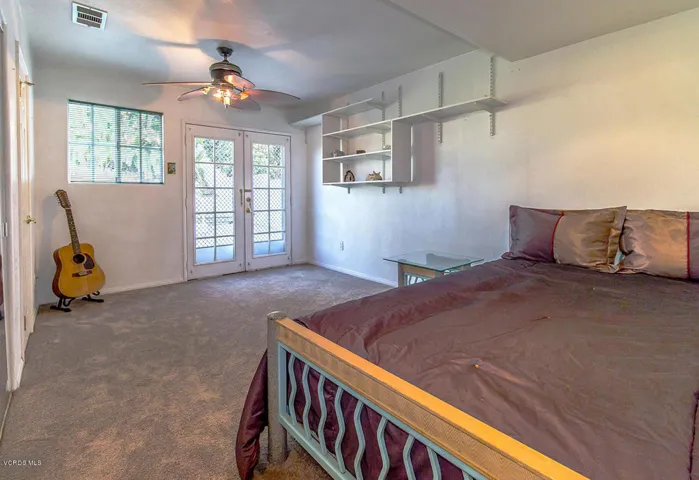 11Bedroom1