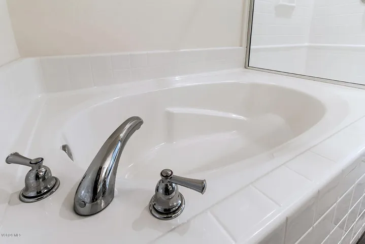 31Master Bathroom