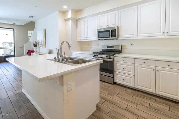 18Kitchen_Dining