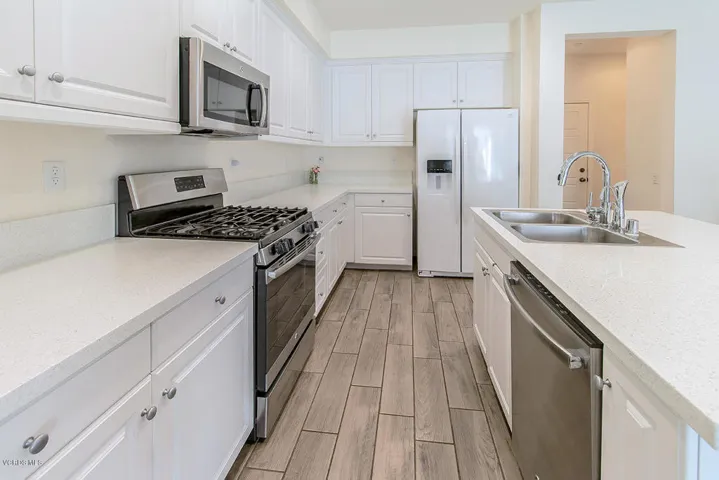 16Kitchen_Dining