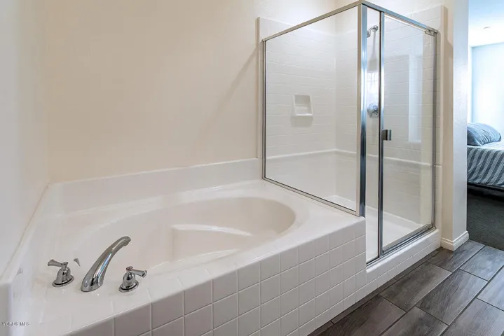 30Master Bathroom