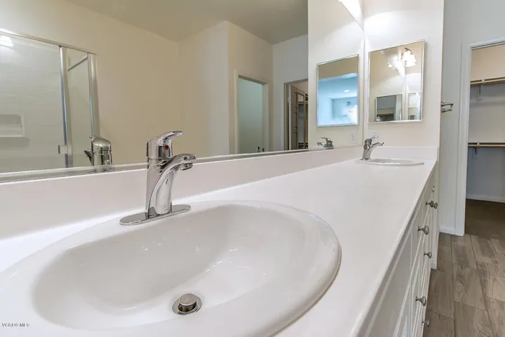 29Master Bathroom