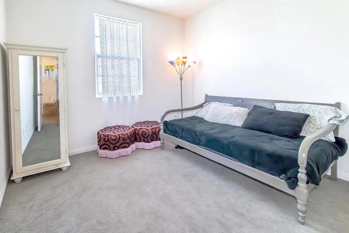 24Bedroom2