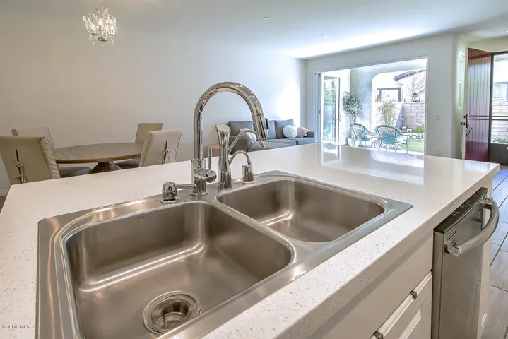 17Kitchen_Dining