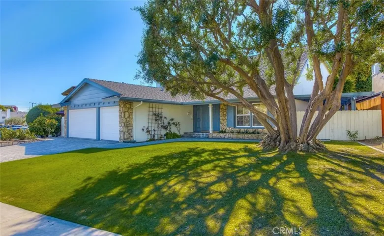 8142 Burnham Circle, Huntington Beach, California 92646