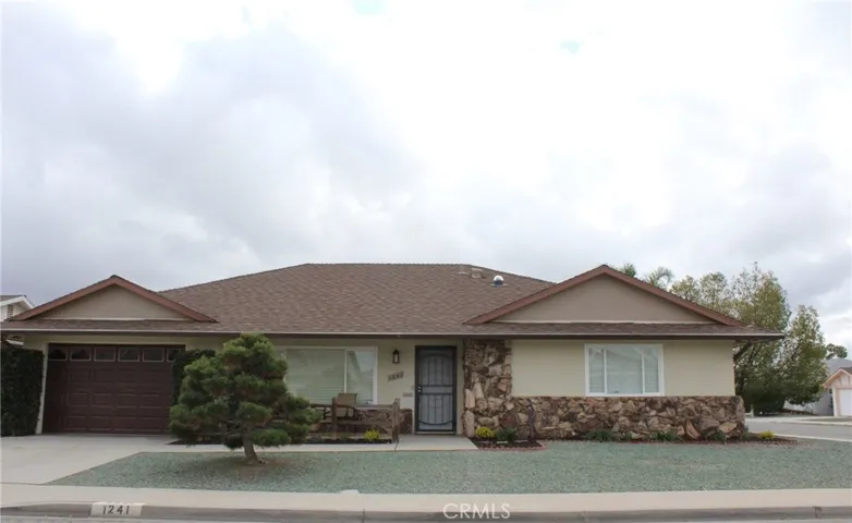 1241 Sandlewood Drive, Hemet, California 92543