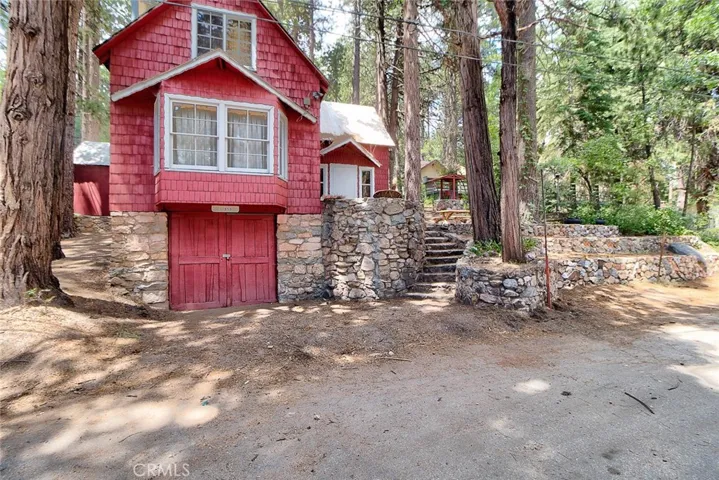 31858 Hollow Way, Running Springs, California 92382