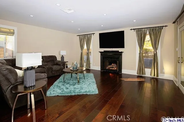 3216 N Frederic Street, Burbank, California 91504
