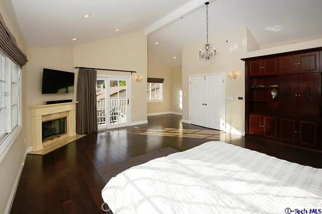 3216 N Frederic Street, Burbank, California 91504