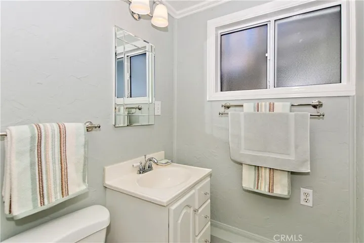 248 Corona Circle, Lake Arrowhead, California 92352