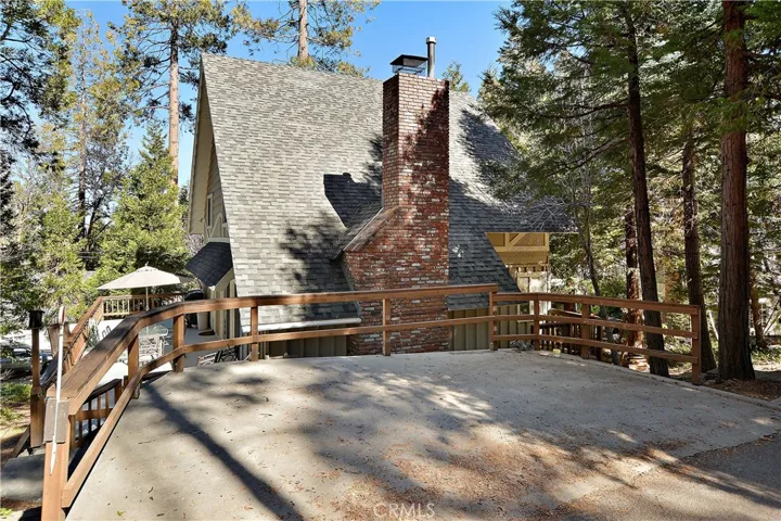 248 Corona Circle, Lake Arrowhead, California 92352