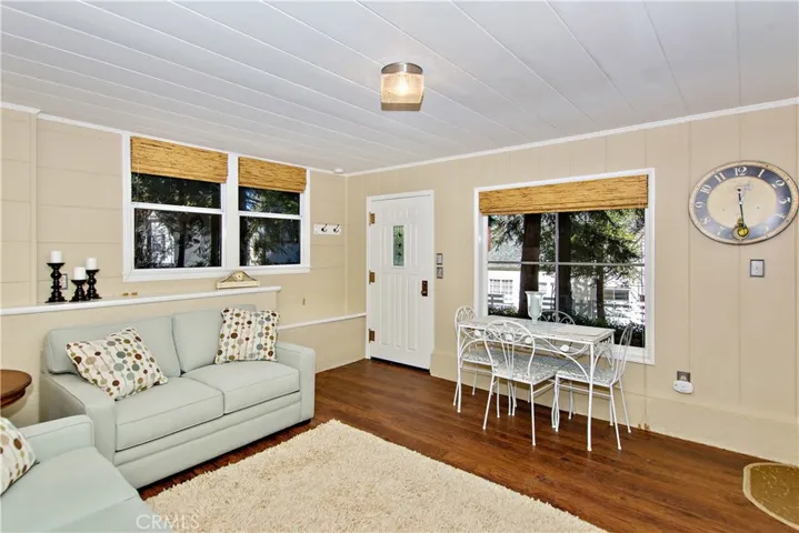 248 Corona Circle, Lake Arrowhead, California 92352