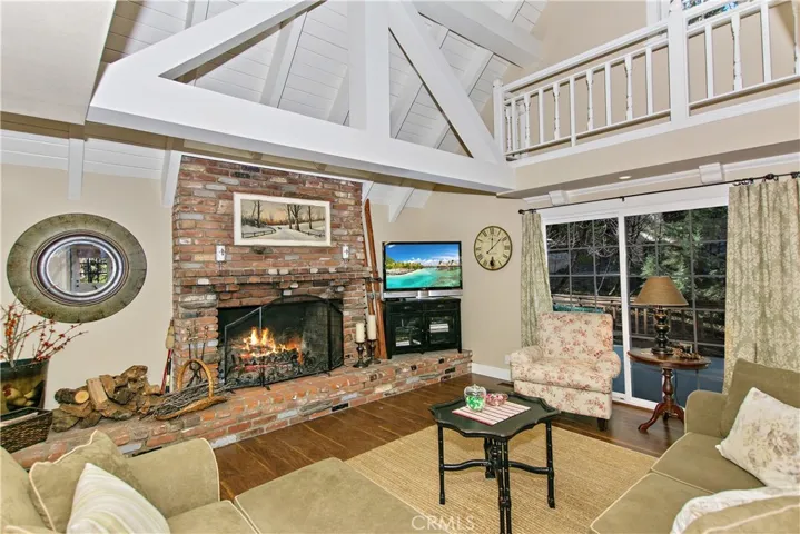 248 Corona Circle, Lake Arrowhead, California 92352