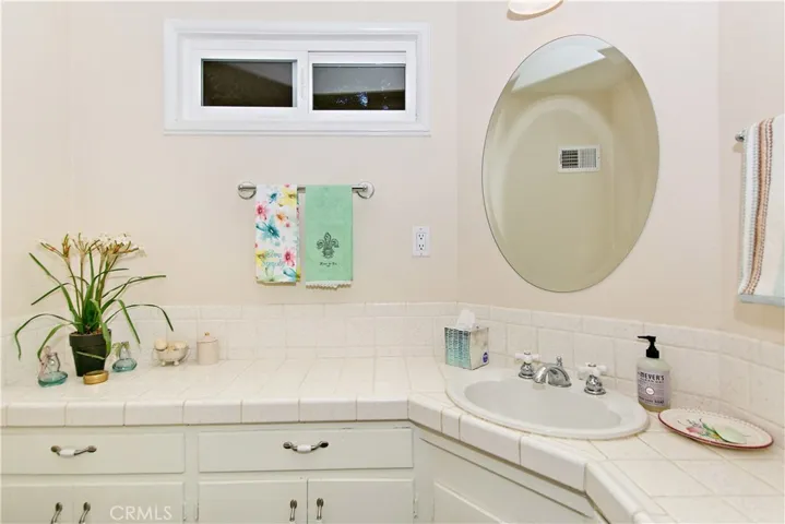 248 Corona Circle, Lake Arrowhead, California 92352