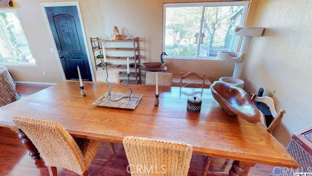 10752 Owens Place, Tujunga, California 91042