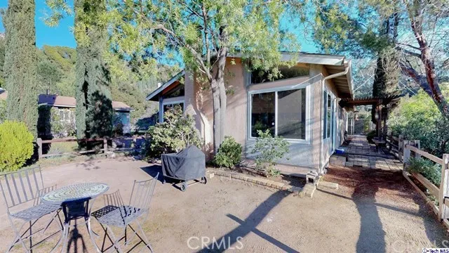 10752 Owens Place, Tujunga, California 91042