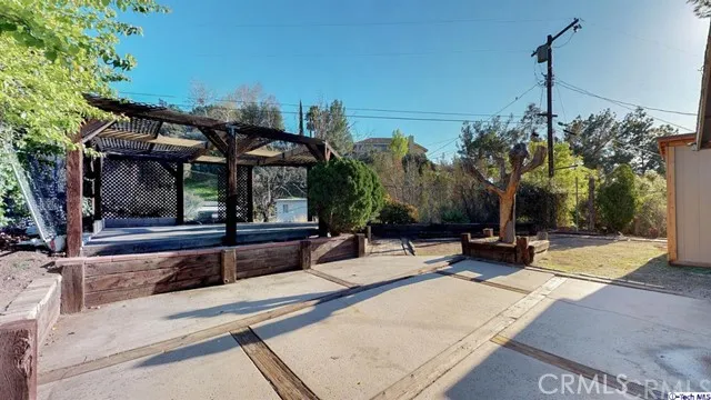 10752 Owens Place, Tujunga, California 91042