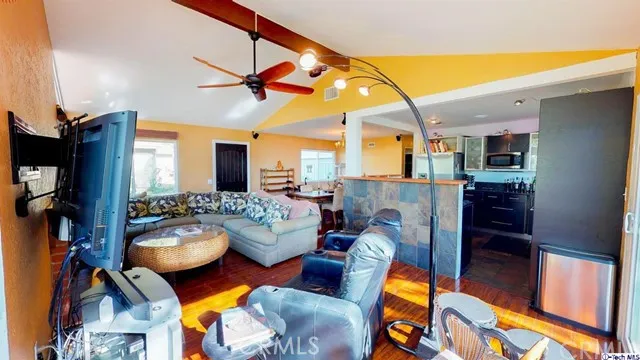 10752 Owens Place, Tujunga, California 91042