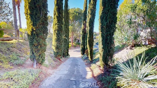 10752 Owens Place, Tujunga, California 91042
