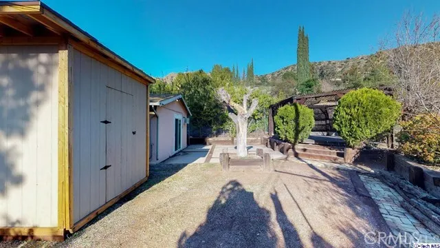 10752 Owens Place, Tujunga, California 91042