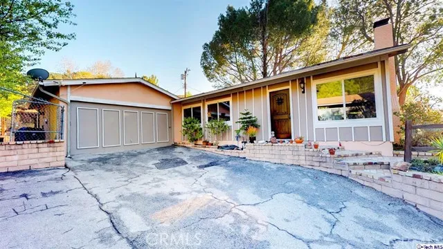 10752 Owens Place, Tujunga, California 91042