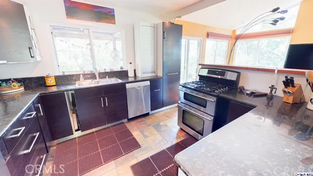 10752 Owens Place, Tujunga, California 91042