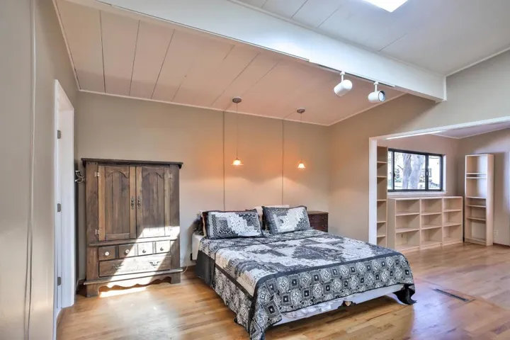 306 Crocker Avenue, Pacific Grove, California 93950