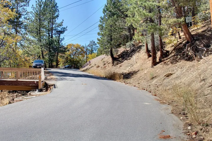 867 Menlo Drive, Big Bear, California 92315