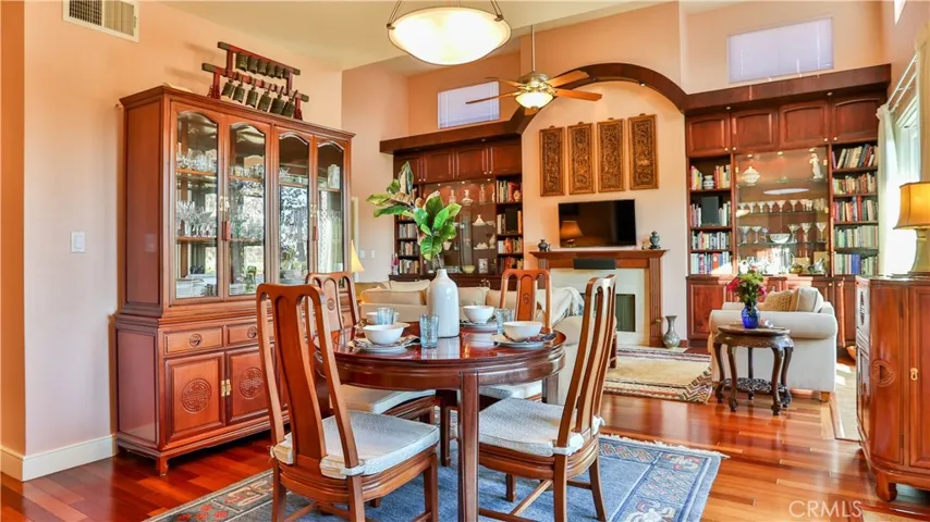 11322 Camarillo Street 302, Toluca Lake, California 91602