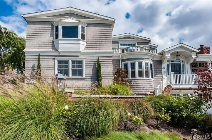 712 Pacific Avenue, Manhattan Beach, California 90266