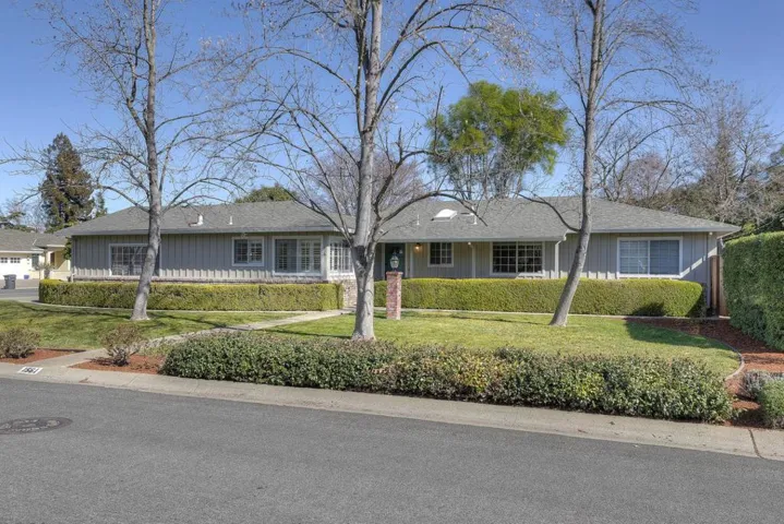 1561 Landell Court, Los Altos, California 94024