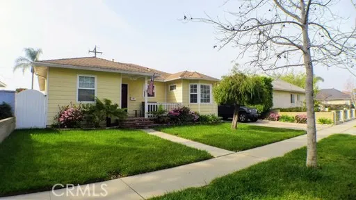 5634 E Mezzanine Way, Long Beach, California 90808