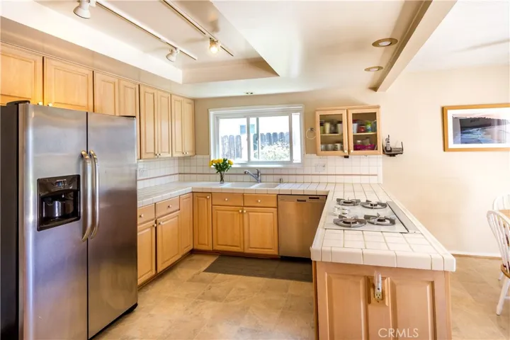 5672 Sunmist Drive, Rancho Palos Verdes, California 90275
