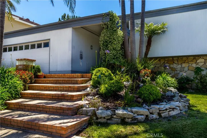5672 Sunmist Drive, Rancho Palos Verdes, California 90275