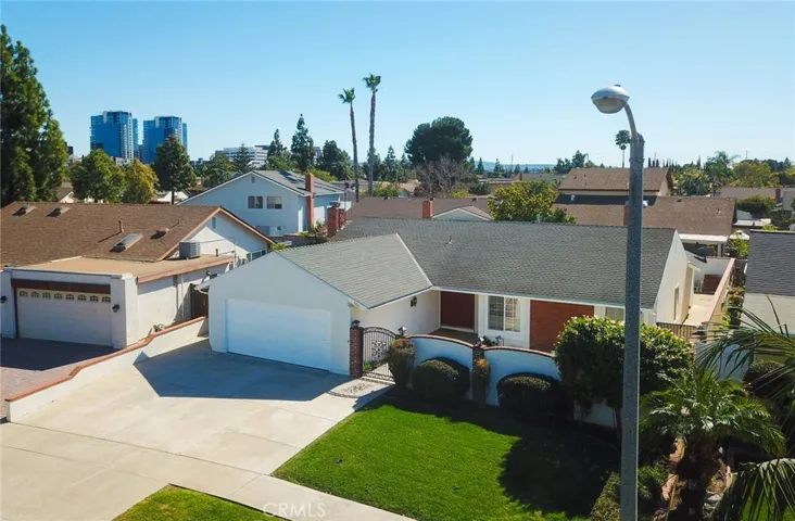 Beautiful, Spacious home in a Cul-de-sac.